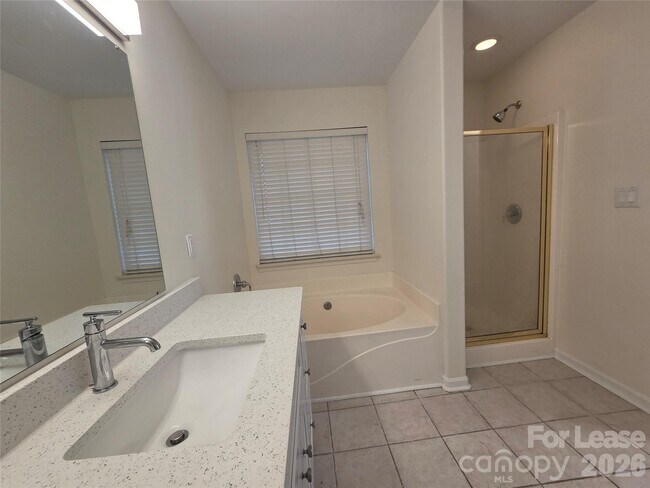 Building Photo - 112 Spring Grove Dr
