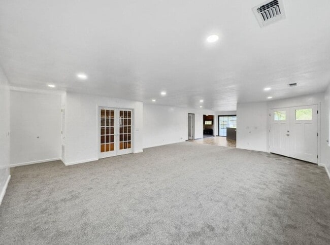 Building Photo - Spacious 4-Bedroom Home with Stunning Hilltop Views in Fortuna, CA