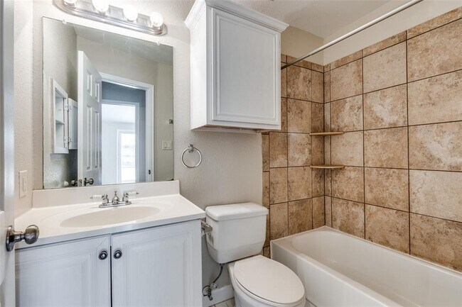 Building Photo - 4748 Bracken Dr