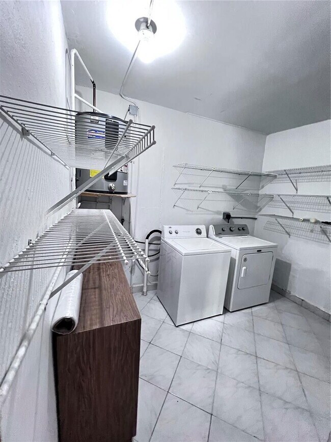 Building Photo - 2101 SW 81st Ave