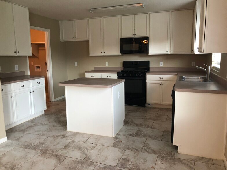 A view of the kitchen. - 17359 Turquoise Stream Dr