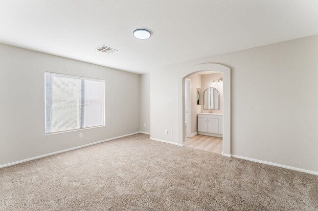 Building Photo - Modern Elegance Meets Spacious Comfort in a Unique Layout!