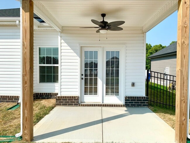 Building Photo - 1406 Citadel Dr