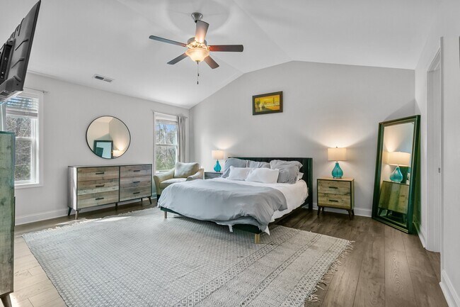 Building Photo - 230 Parrish Ln