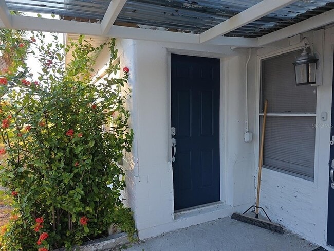 Building Photo - 4713 W El Prado Blvd