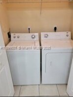 Building Photo - 2707 SW 82nd Ave