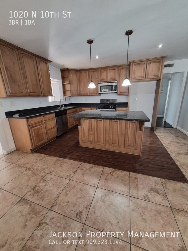 Building Photo - 1020 N 10th St