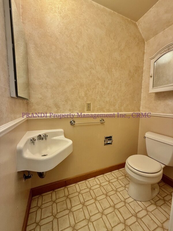 Building Photo - 31 Porteous Ave