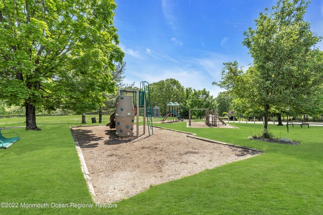 Building Photo - 134 Whispering Oaks Way