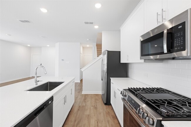 Building Photo - 8119 Danson Ln