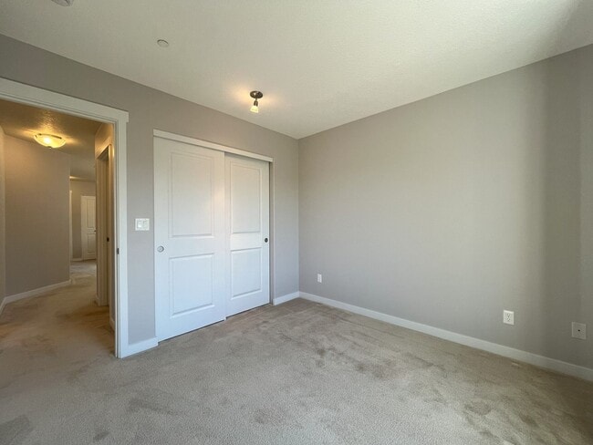 Building Photo - Modern 4-Bedroom Home on Large Corner Lot ...