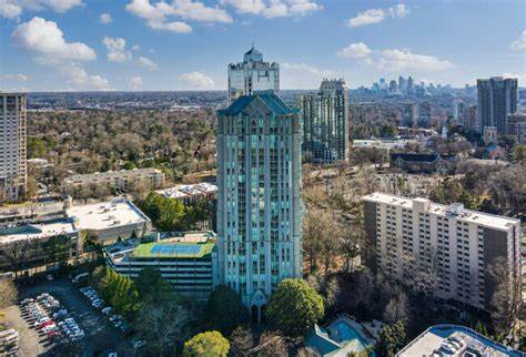 Luxury Living in Buckhead - 2870 Pharr Court South NW