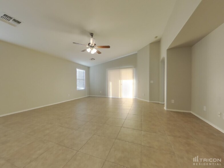 Building Photo - 8851 S 257th Dr