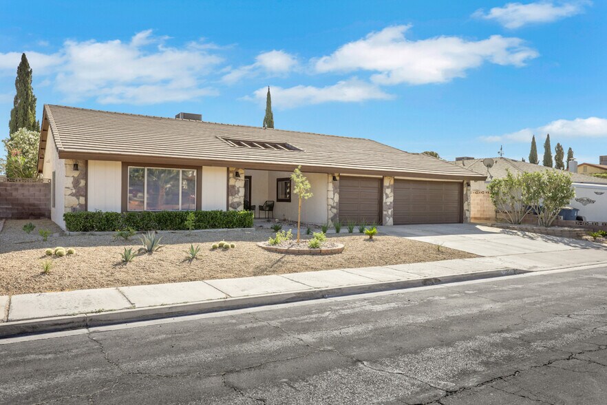 Building Photo - 3212 Moonflower Dr