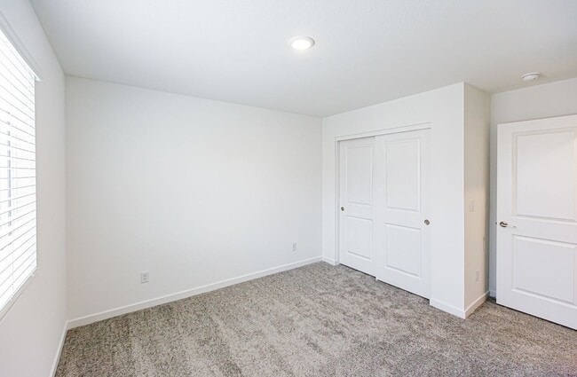 Building Photo - Brand New 4-bedroom Home