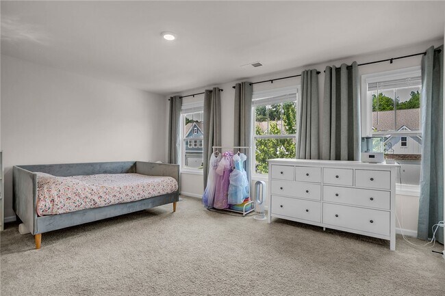 Building Photo - 16 Daybreak Pl