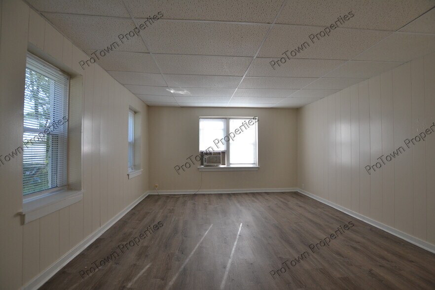 Building Photo - 120 E North St