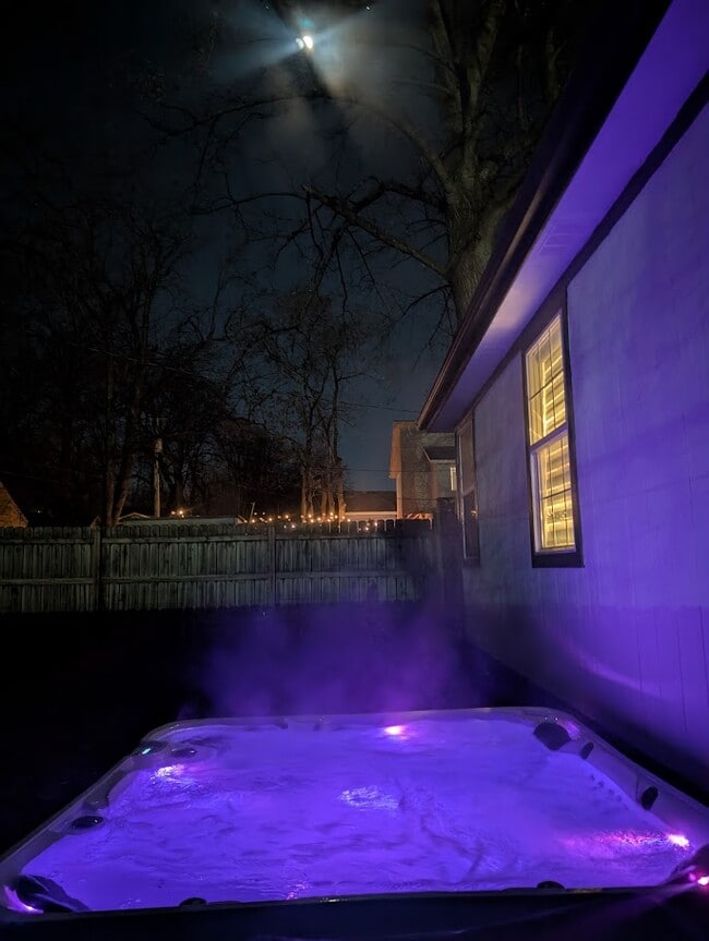 Building Photo - 206 W 78th St