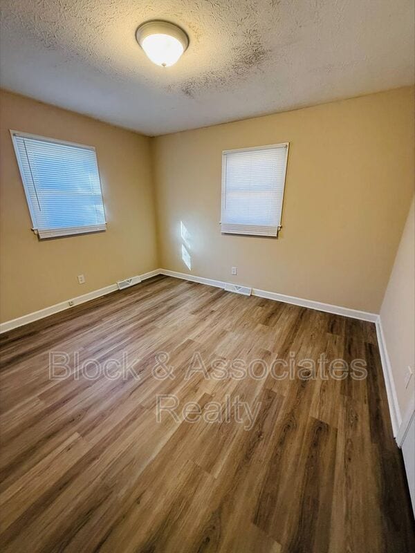 Building Photo - 601 E Brown St