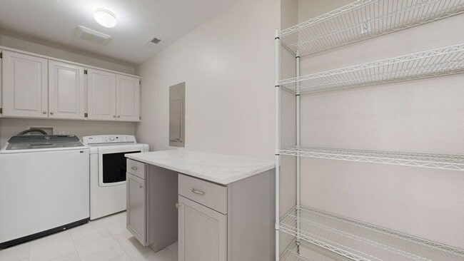 Building Photo - 510 Hogan Ct