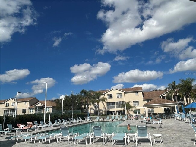 Building Photo - 4250 Players Pl