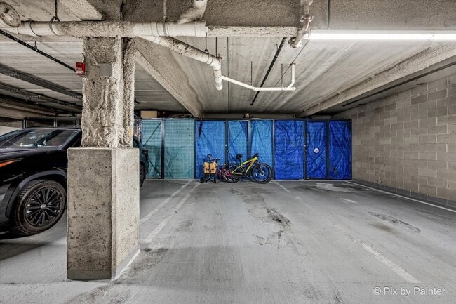 Building Photo - 125 Lakeview Dr