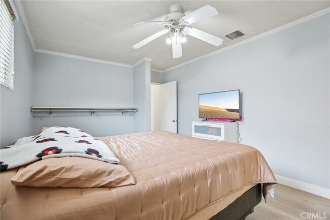 Building Photo - 3686 Palo Verde Ave W