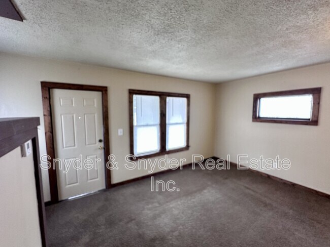 Building Photo - 1007 Cole Ave