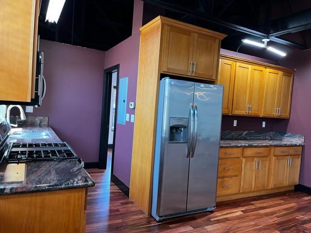 Building Photo - 730 E 3rd St