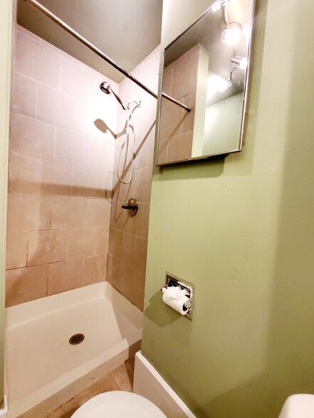 Shower - 412 County St