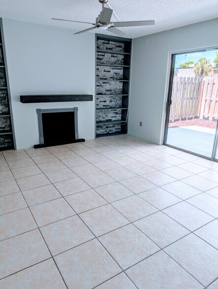 Building Photo - 5572 Malt Dr