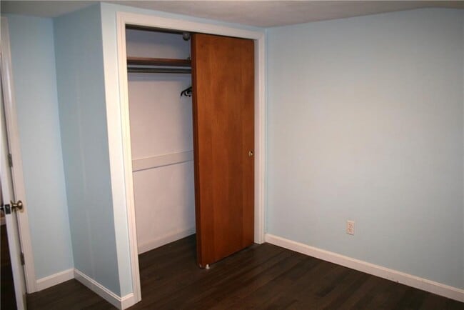 Building Photo - 840 Sanderson Rd