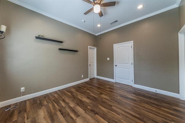 Building Photo - 1115 Douglas Dr