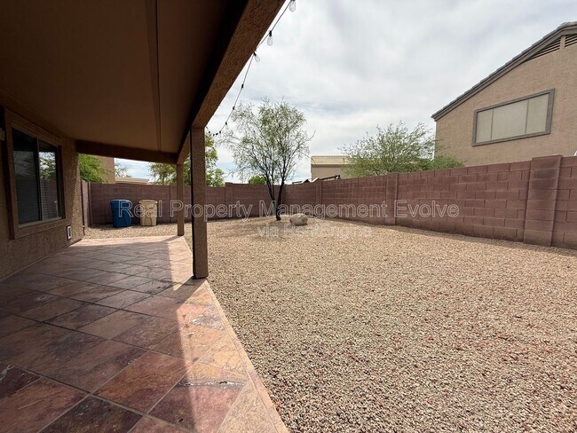 Building Photo - 1526 S 217th Dr