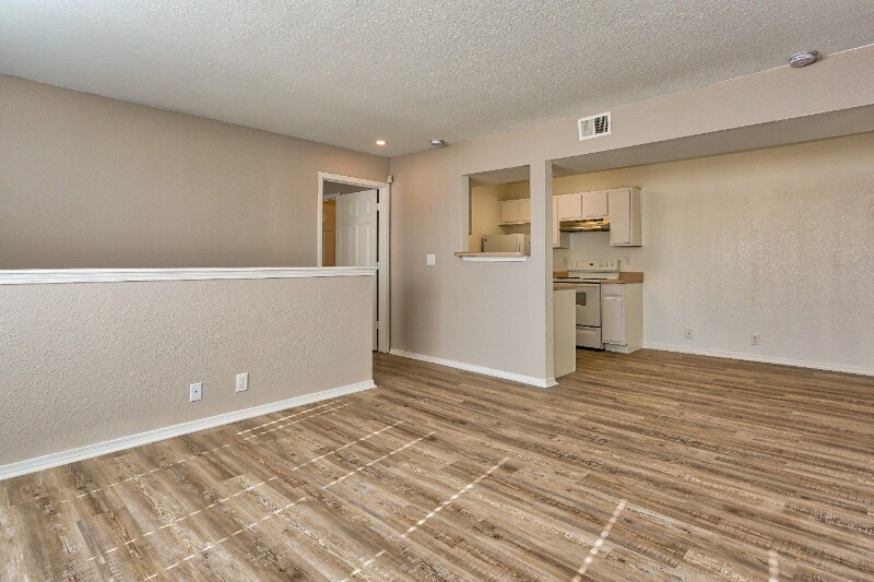 Building Photo - 419 S 27th St