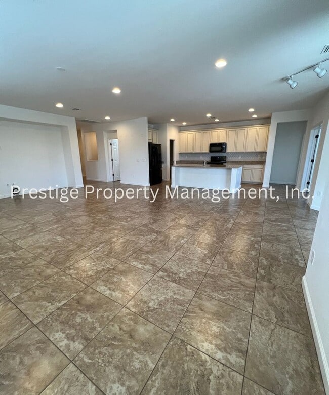 Building Photo - Dont Miss This Spacious Northwest home!!!