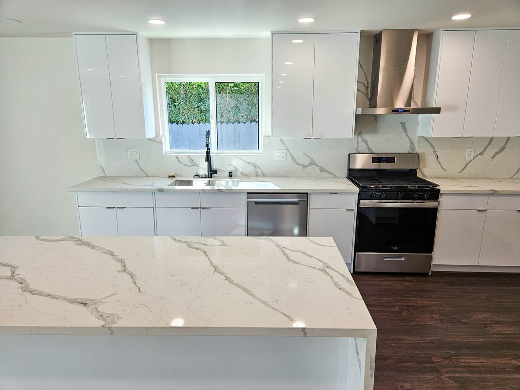 Building Photo - 12948 Lull St