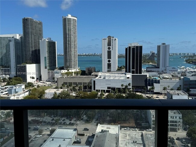 Building Photo - 1600 NE 1st Ave