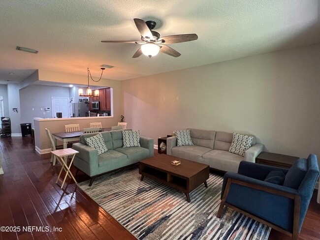 Building Photo - 4193 Highwood Dr