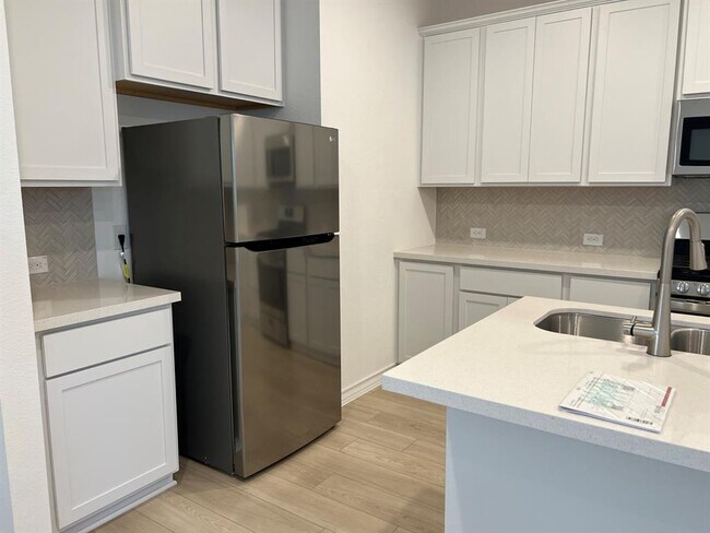 Building Photo - 204 Doodle Ln