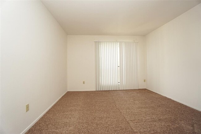Building Photo - 6602 Harbor Town Dr