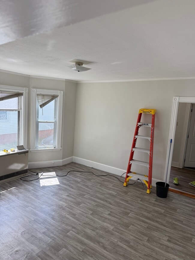 Building Photo - 17 Whitney Ave