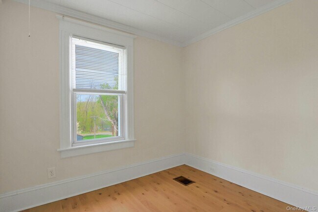 Building Photo - 24 Firth St