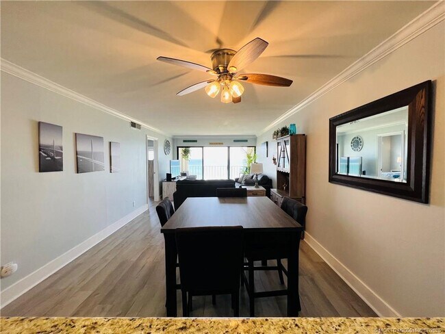 Building Photo - 10102 S Ocean Dr