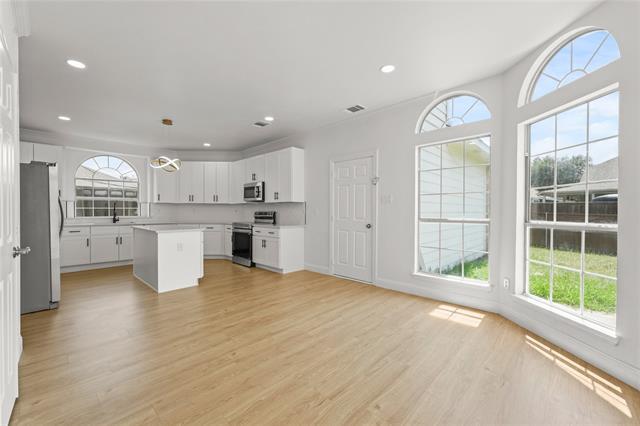 Building Photo - 5006 Orleans Cir