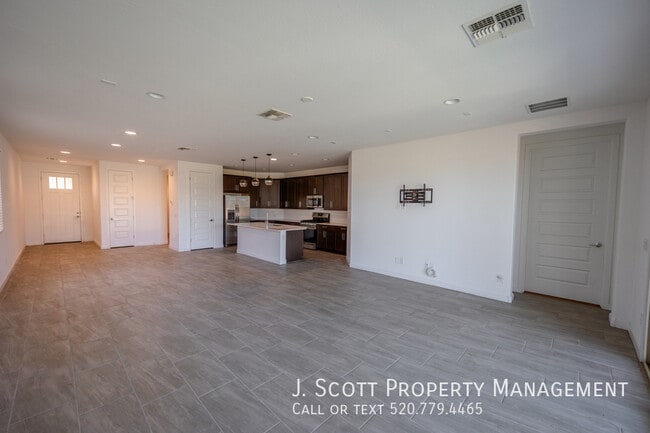 Building Photo - 6910 S 12th Pl