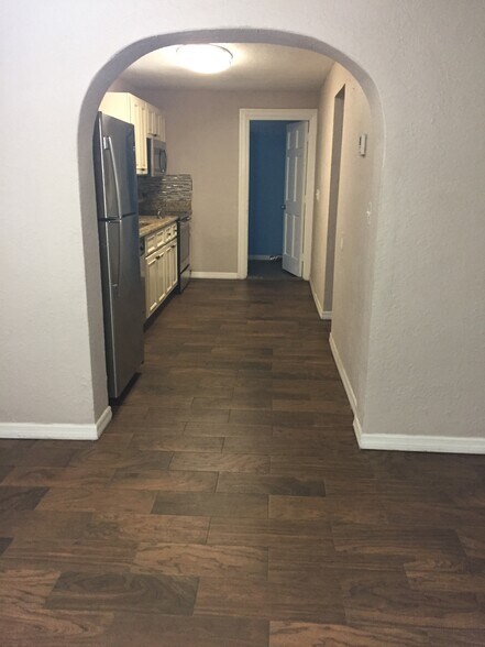 Building Photo - 873 10th Ave S