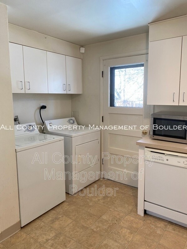 Building Photo - 260 30th St