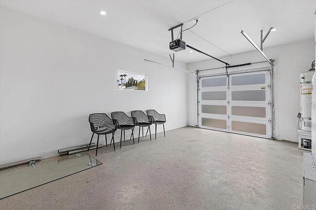 Building Photo - 2612 Davis Ave