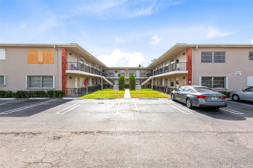 Building Photo - 1230 Old Boynton Rd